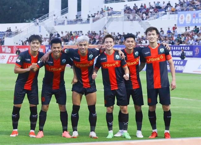 Truy cập trang chủ 36win và tìm nút đăng nhập